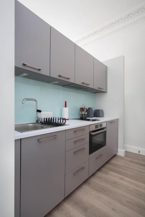 Modern Studio Apartment In Prime Central Location Edinburgh Exterior photo