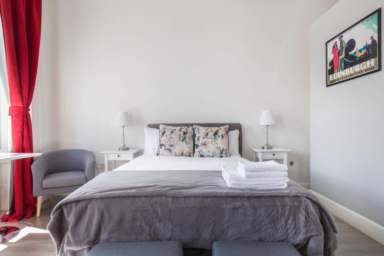 Modern Studio Apartment In Prime Central Location Edinburgh Exterior photo